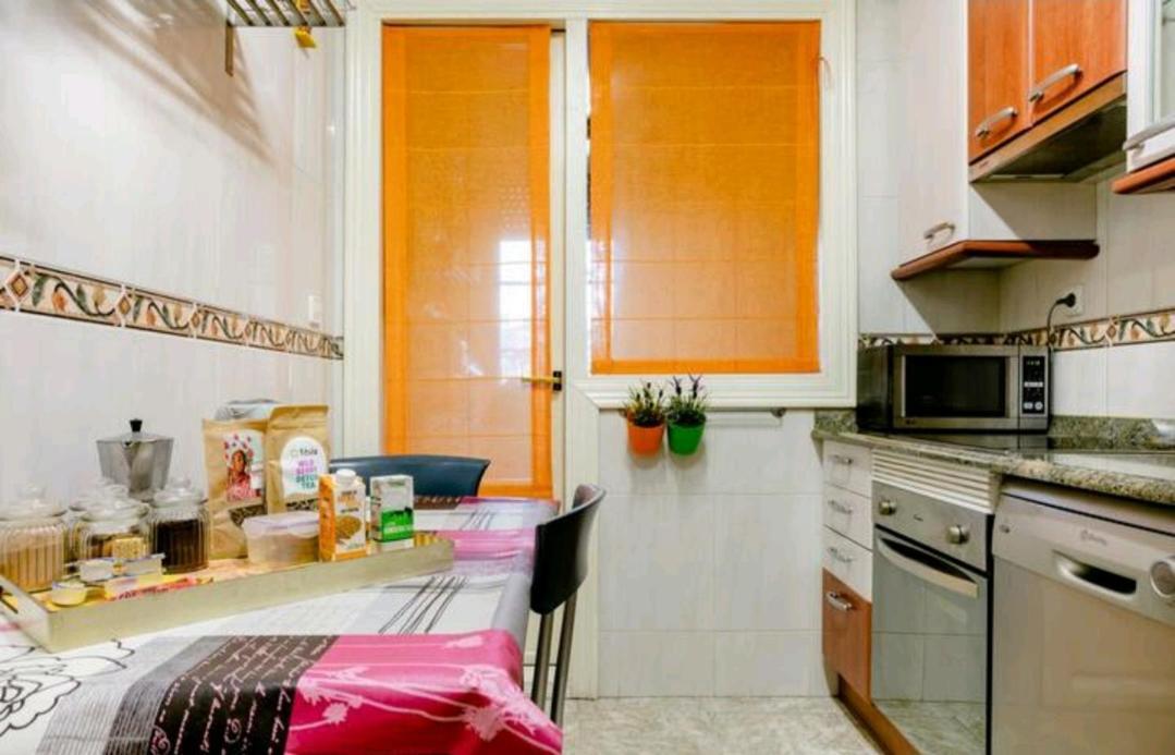Nuestro Refugio - Casco Viejo Con Wifi Y Parking Gratuito- Lejlighed Bilbao Eksteriør billede