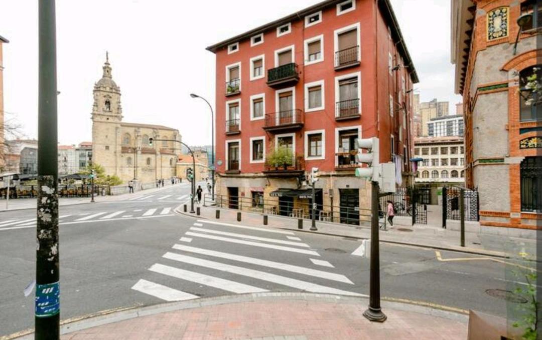 Nuestro Refugio - Casco Viejo Con Wifi Y Parking Gratuito- Lejlighed Bilbao Eksteriør billede